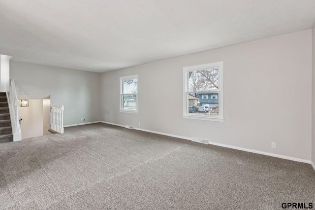 5330 S 105Th Street, Omaha, NE 68127