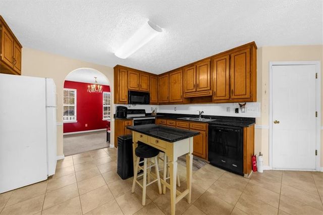 900 Willow Springs Court, Loganville, GA 30052