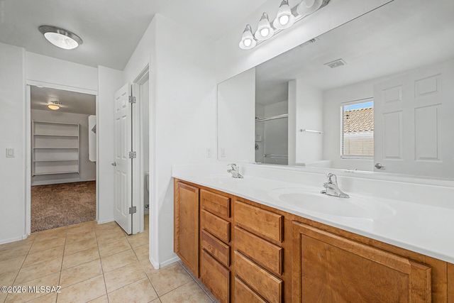 725 S Willis Ray Avenue, Corona De Tucson, AZ 85641