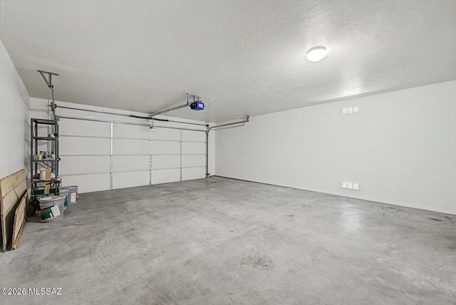 725 S Willis Ray Avenue, Corona De Tucson, AZ 85641