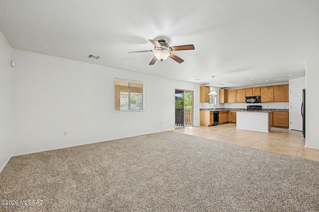 725 S Willis Ray Avenue, Corona De Tucson, AZ 85641