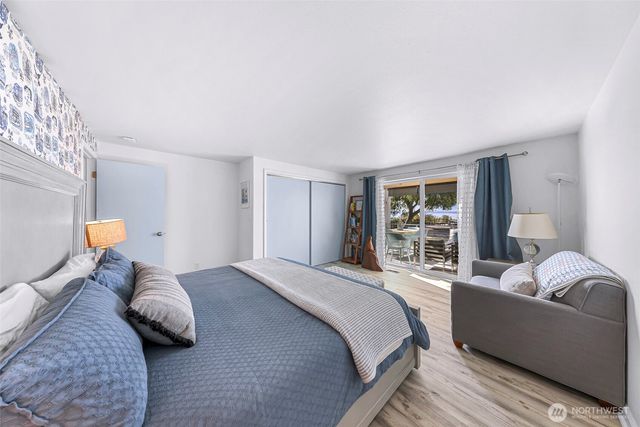 2402 Sunlight Beach Road, Clinton, WA 98236