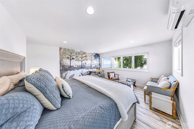 2402 Sunlight Beach Road, Clinton, WA 98236