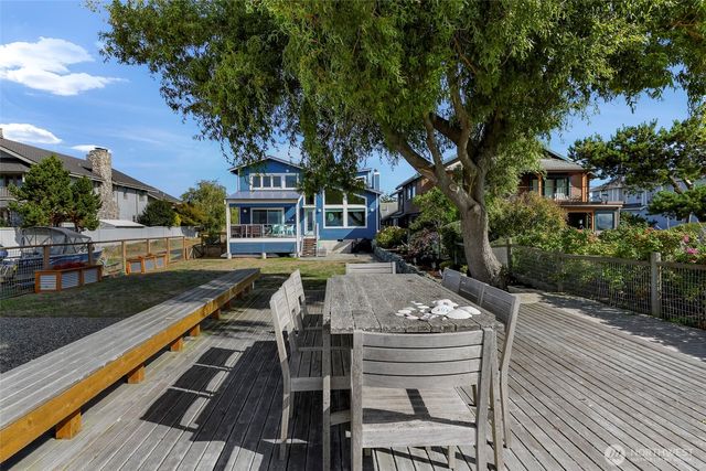 2402 Sunlight Beach Road, Clinton, WA 98236