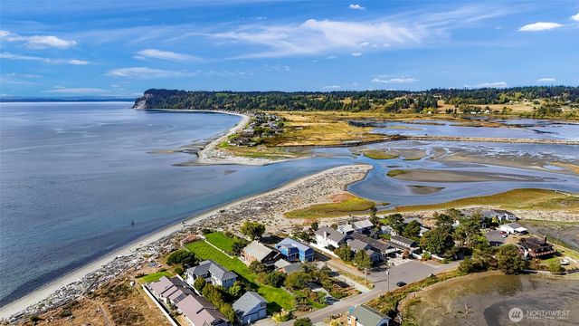 2402 Sunlight Beach Road, Clinton, WA 98236