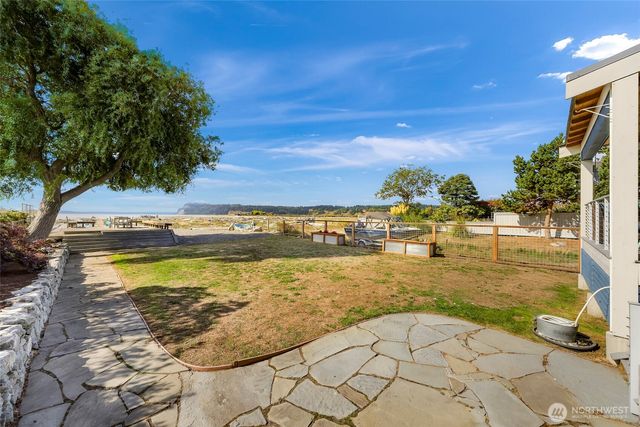 2402 Sunlight Beach Road, Clinton, WA 98236