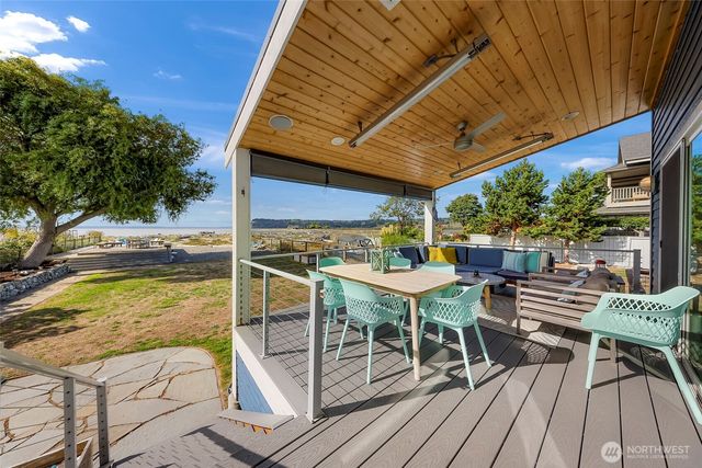 2402 Sunlight Beach Road, Clinton, WA 98236