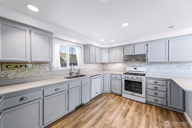 2402 Sunlight Beach Road, Clinton, WA 98236