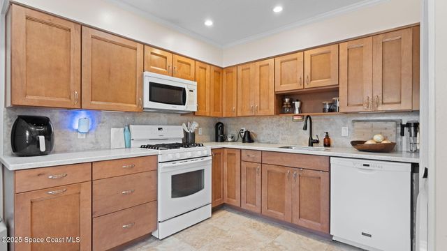 913 S Colonial Court Unit B, Indian Harbour Beach, FL 32937