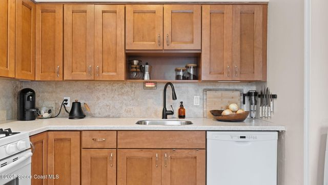 913 S Colonial Court Unit B, Indian Harbour Beach, FL 32937