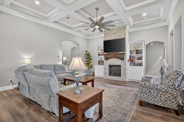 1136 Tremont Lane, Granbury, TX 76049