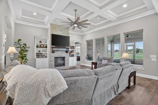 1136 Tremont Lane, Granbury, TX 76049