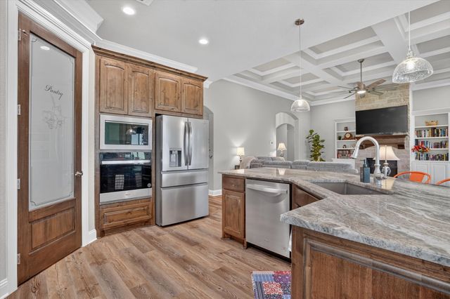 1136 Tremont Lane, Granbury, TX 76049