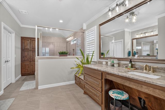 1136 Tremont Lane, Granbury, TX 76049