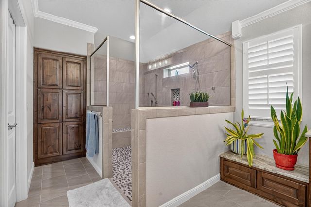 1136 Tremont Lane, Granbury, TX 76049