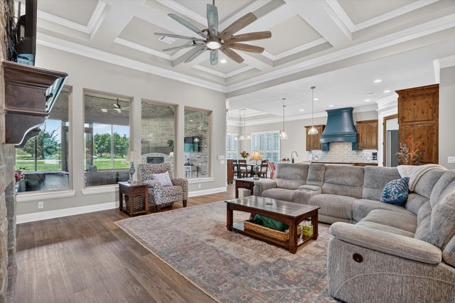 1136 Tremont Lane, Granbury, TX 76049