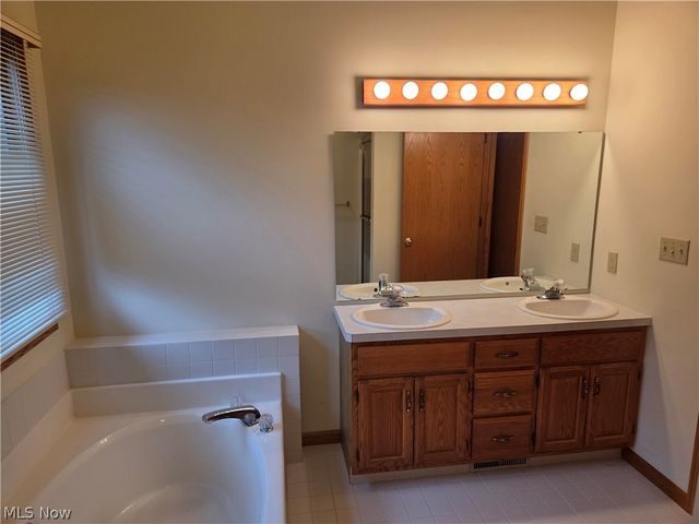 220 Montgomery Drive, Canfield, OH 44406