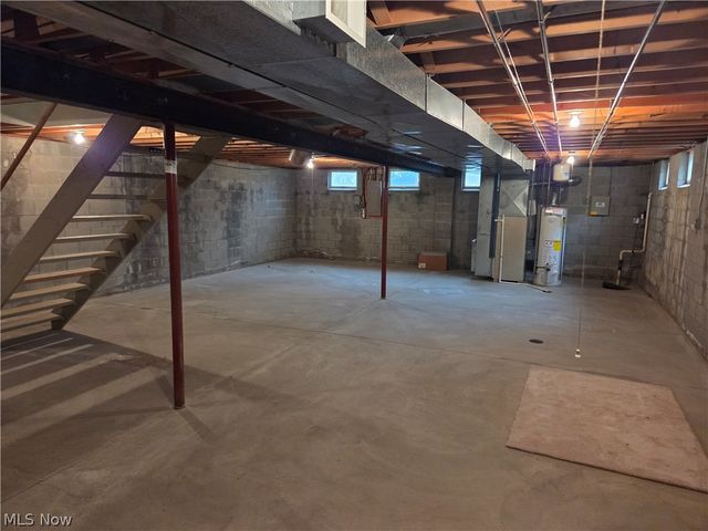 220 Montgomery Drive, Canfield, OH 44406