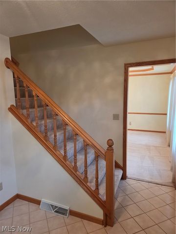 220 Montgomery Drive, Canfield, OH 44406