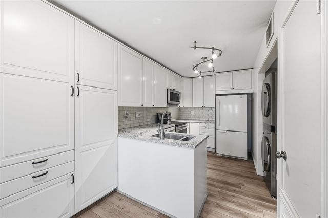 821 Dublin Drive 211, Richardson, TX 75080