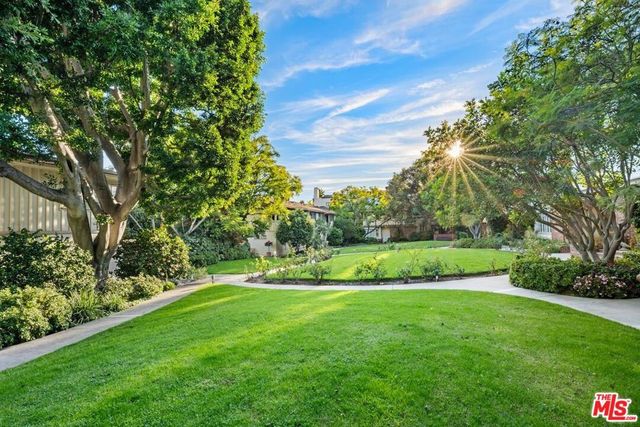 11901 W Sunset Boulevard 206, Los Angeles, CA 90049