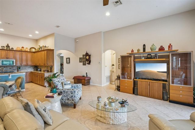 2409 EMERALD ROSE WAY, Apopka, FL 32712