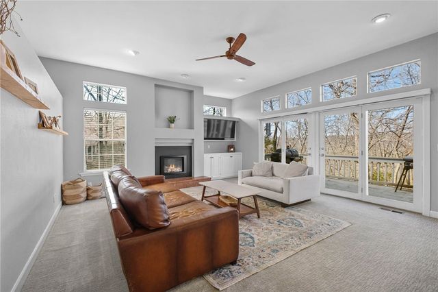 596 Rockcliff Road, Fayetteville, AR 72701