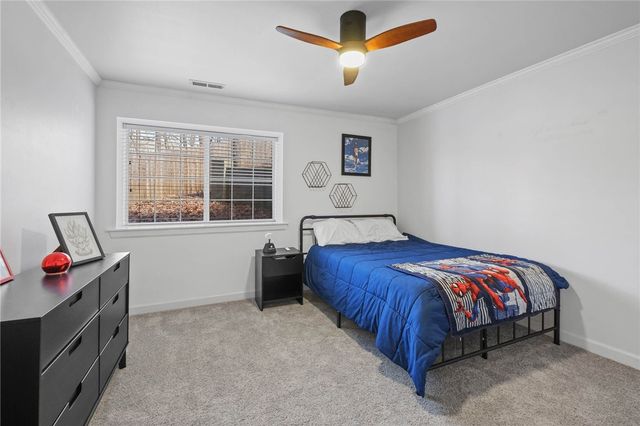 596 Rockcliff Road, Fayetteville, AR 72701