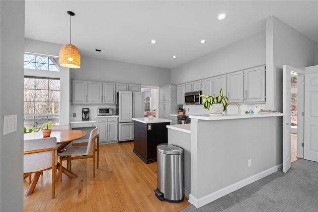 596 Rockcliff Road, Fayetteville, AR 72701