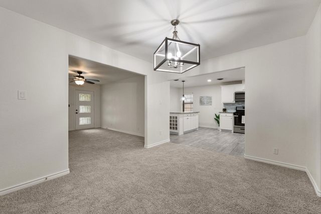 1710 Western Park Drive, Dallas, TX 75211