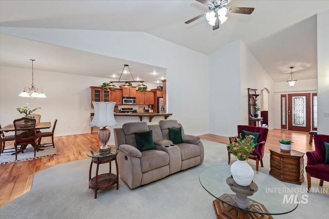 2308 E Chimere Dr, Meridian, ID 83646