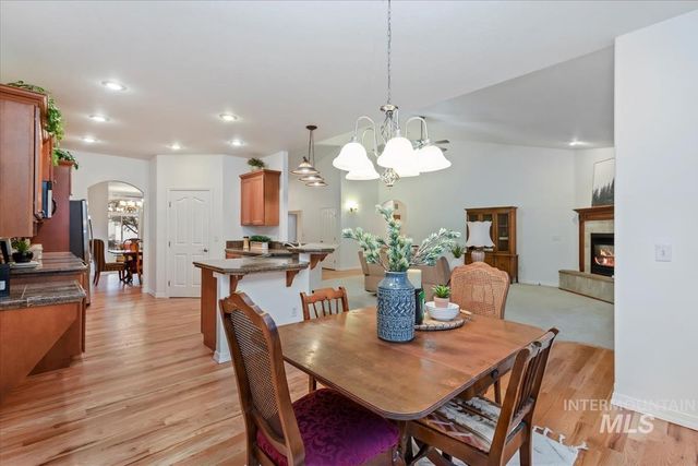 2308 E Chimere Dr, Meridian, ID 83646