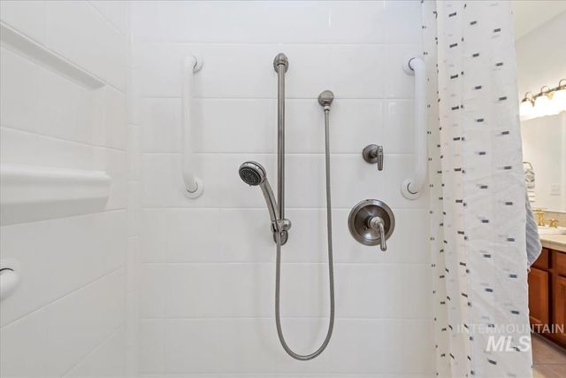 2308 E Chimere Dr, Meridian, ID 83646