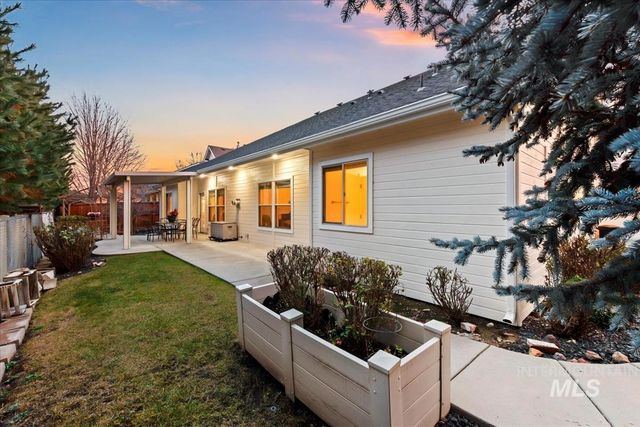 2308 E Chimere Dr, Meridian, ID 83646