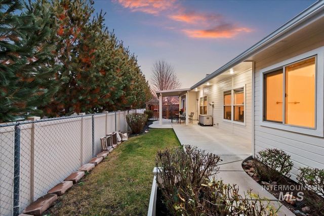 2308 E Chimere Dr, Meridian, ID 83646