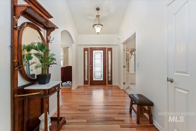 2308 E Chimere Dr, Meridian, ID 83646