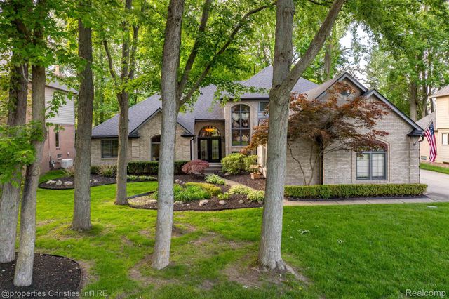14281 Bournemuth Drive, Shelby Charter Township, MI 48315