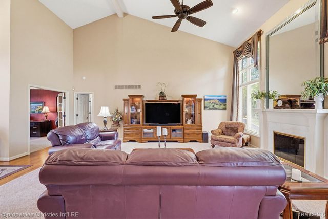 14281 Bournemuth Drive, Shelby Charter Township, MI 48315