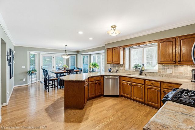 14281 Bournemuth Drive, Shelby Charter Township, MI 48315