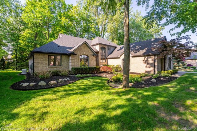 14281 Bournemuth Drive, Shelby Charter Township, MI 48315