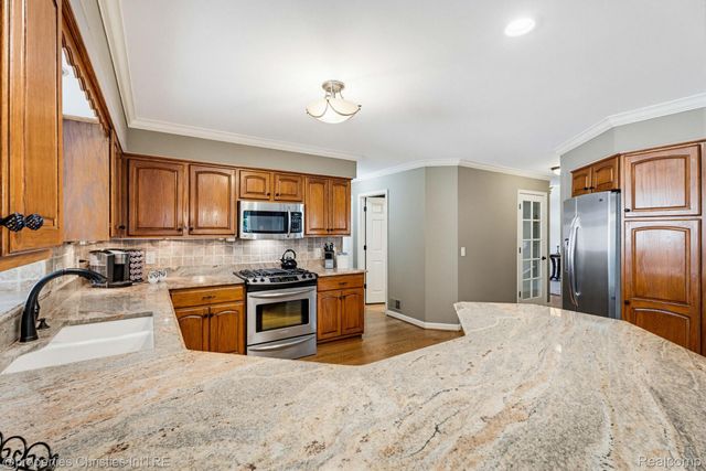 14281 Bournemuth Drive, Shelby Charter Township, MI 48315
