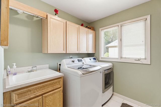 14281 Bournemuth Drive, Shelby Charter Township, MI 48315