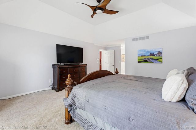 14281 Bournemuth Drive, Shelby Charter Township, MI 48315