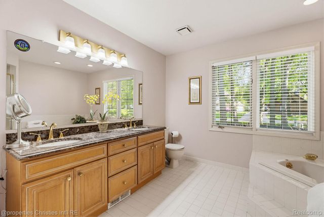 14281 Bournemuth Drive, Shelby Charter Township, MI 48315
