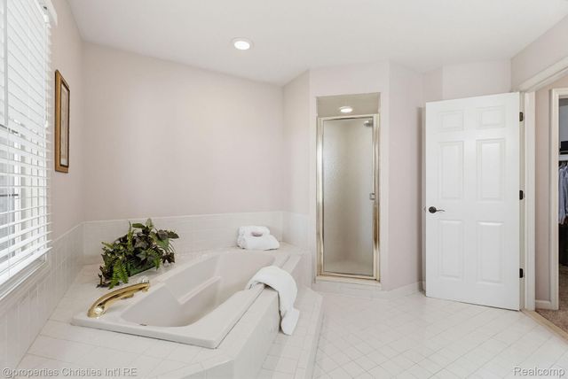 14281 Bournemuth Drive, Shelby Charter Township, MI 48315