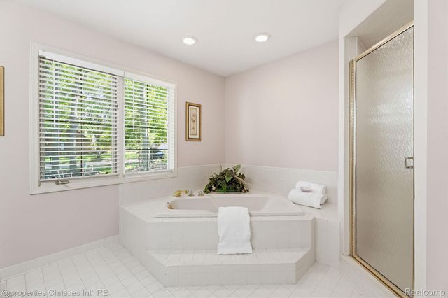 14281 Bournemuth Drive, Shelby Charter Township, MI 48315