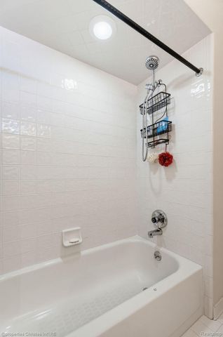 14281 Bournemuth Drive, Shelby Charter Township, MI 48315
