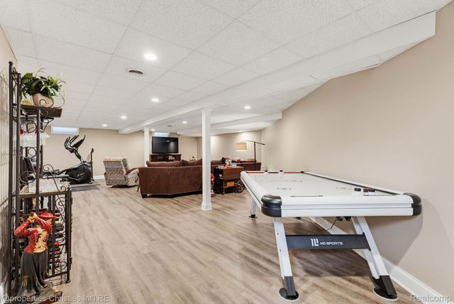14281 Bournemuth Drive, Shelby Charter Township, MI 48315