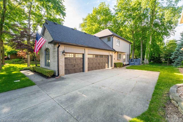 14281 Bournemuth Drive, Shelby Charter Township, MI 48315