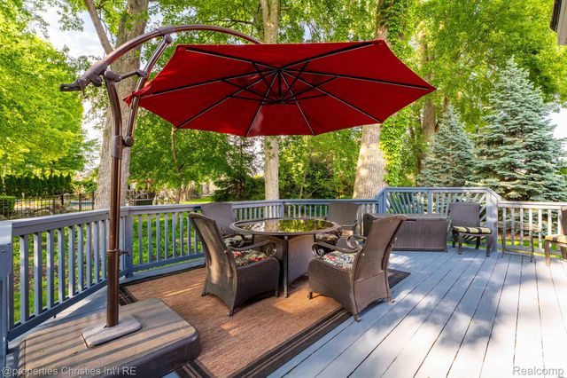 14281 Bournemuth Drive, Shelby Charter Township, MI 48315